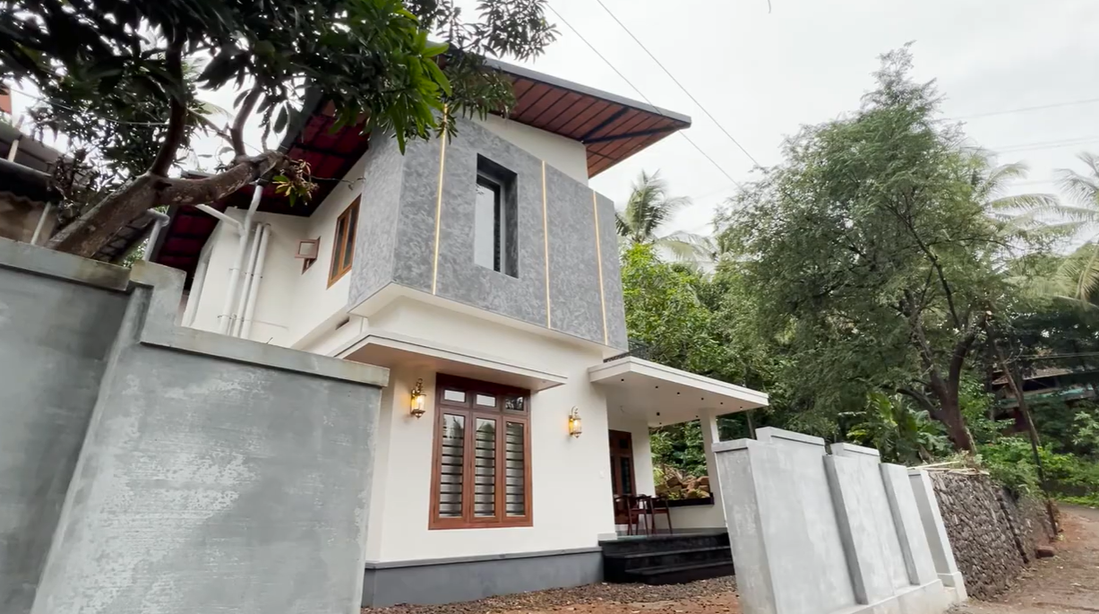 1100 Sqft Two Storey Home In 4.5 Cent