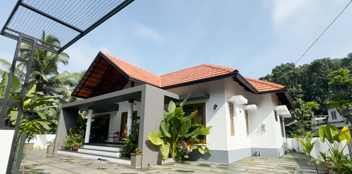 1700 Sqft Traditional Home In 8 Cent