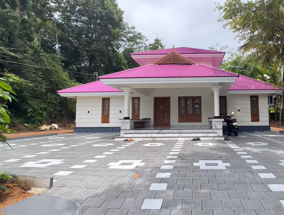 1950 Sqft Single Floor Home For 38 Lakh